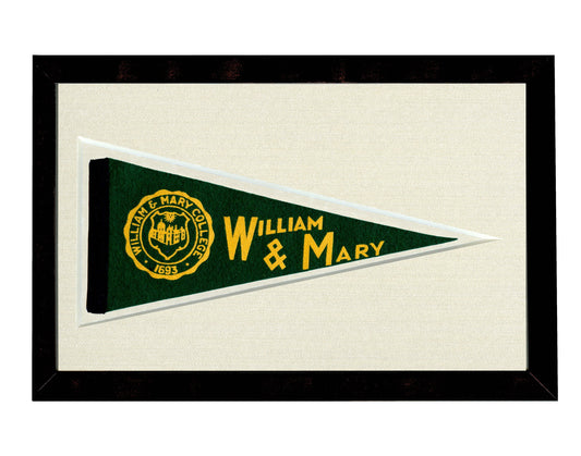 Vintage William and Mary Pennant (circa 1950s)